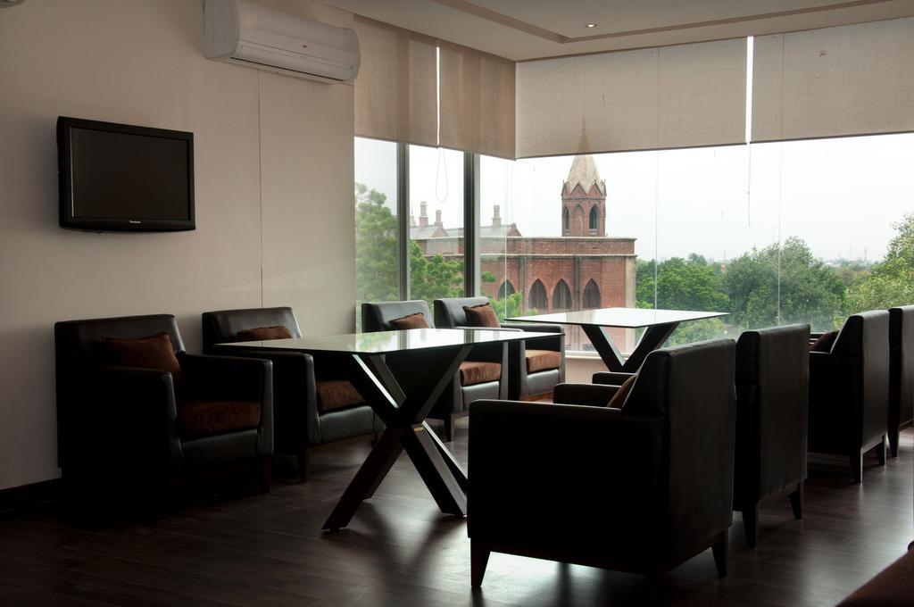 Hotel One Downtown, Lahore Ristorante foto